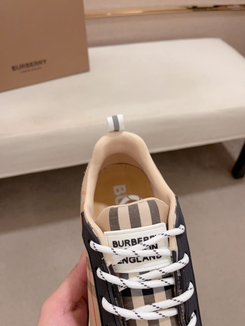 Burberry Low Shoes